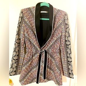 Alice & Olivia smokers jacket w silk lining